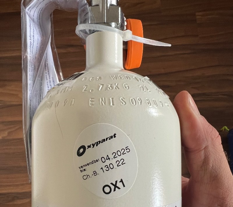 Miscellaneous 2Liter med. Oxygen with ZGA valve and PAX bag