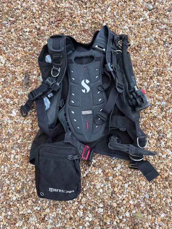 Scuba Travel Scubapro Hydros Pro BCD Medium w/ Air2