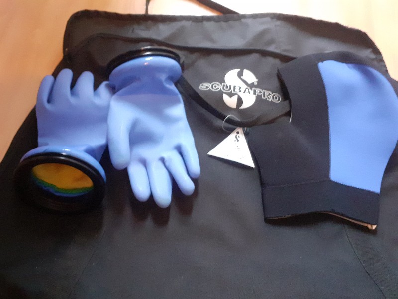 Dive Suit Scubapro Drysuit, size L, glove system