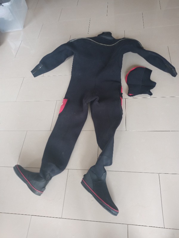 Dive Suit Northern Diver Model Divemaster Drysuit Size 54 + Hood + Undersuit + Bag 