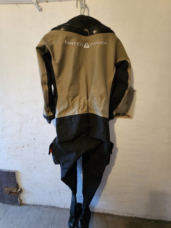 Tauchanzug Biete Tauchanzug Trockentauchanzug XL Waterproof D3