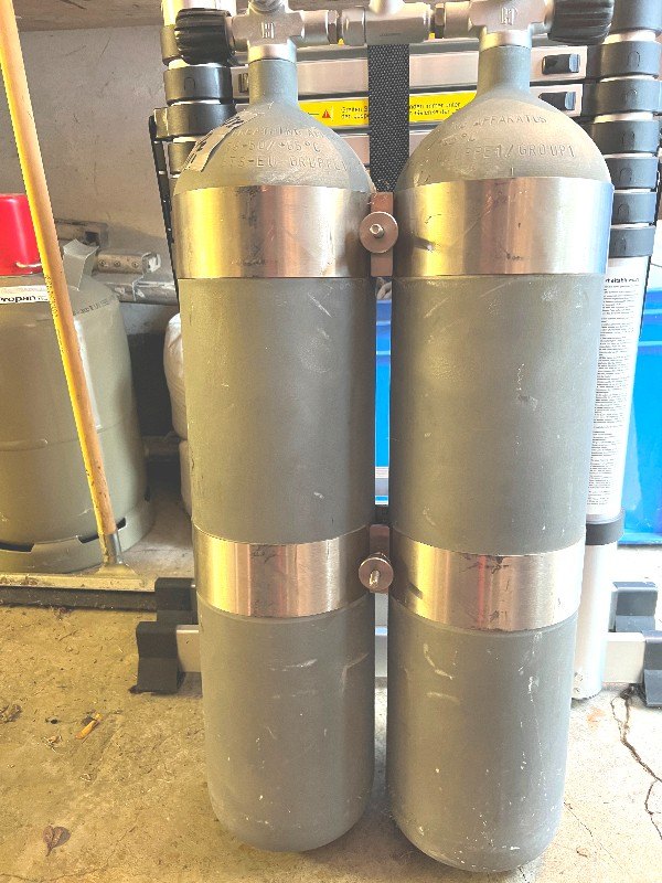 Tauchflasche/Blei Technische Tauch-Doppelgeräte D8,5 – D12 – D18 zu verkaufen 