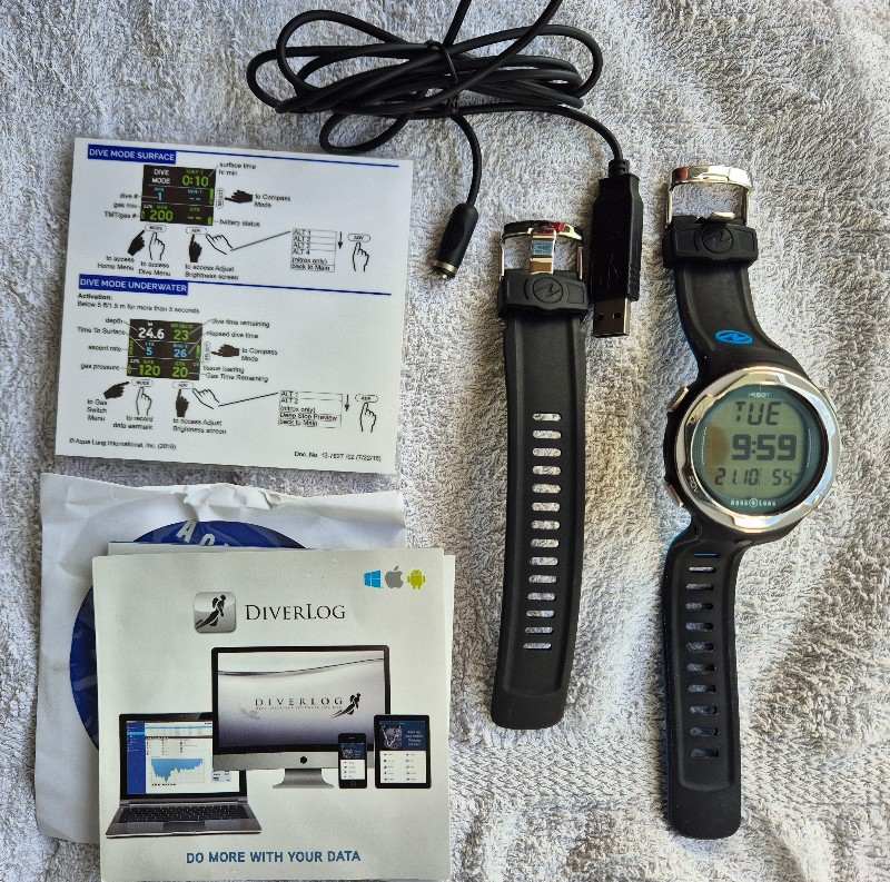 Tauchcomputer/Uhr 2x SEHR GUTE Aqualung i450T Tauchcomputer / Taucheruhren (1x Blau / Schwarz & 1x Weiß) NITROX, KOMPASS, LUFTINTEGRATION / AI, MIT oder OHNE Sender, DiverLog Software Übertragungskabel, volle Batterien
