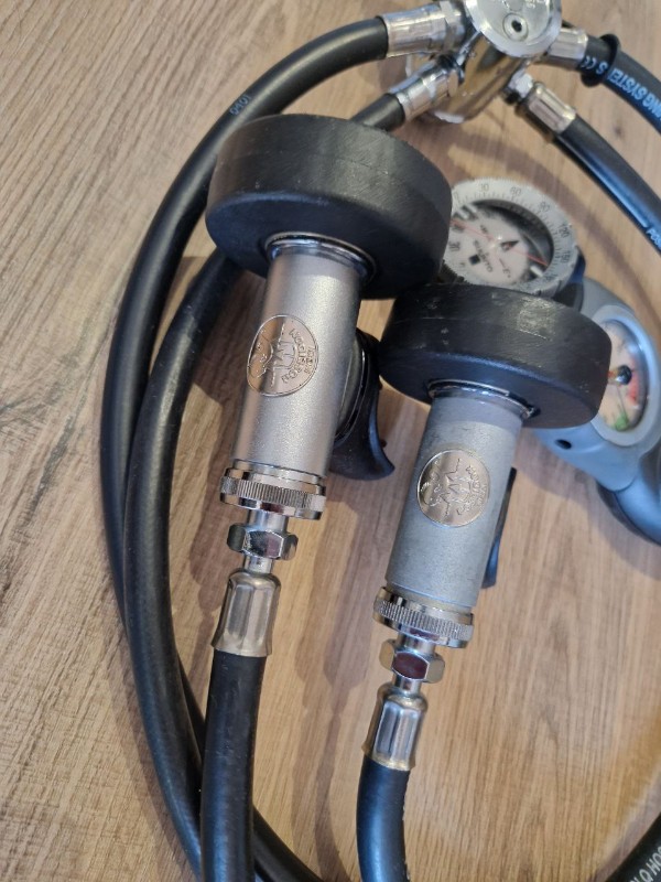 Regulator Poseidon Cyklon 5000 Regulator (DIN, Metal 2nd Stages, Octopus) + SuuntoConsole (SM-16 Depth Gauge + Pressure Gauge) + SK-8 Compass