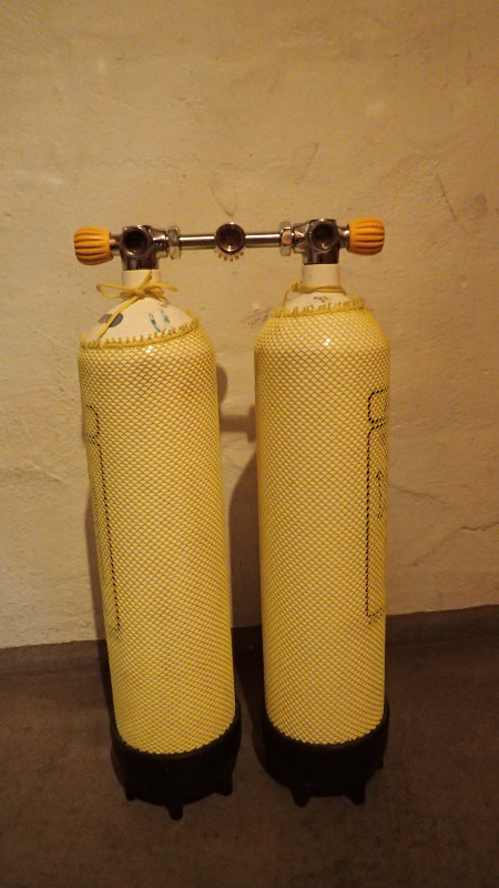 Tauchausrüstung Doppel 7 von Nautec 230bar, Nautec Ventile und Brücke, TÜV NEU