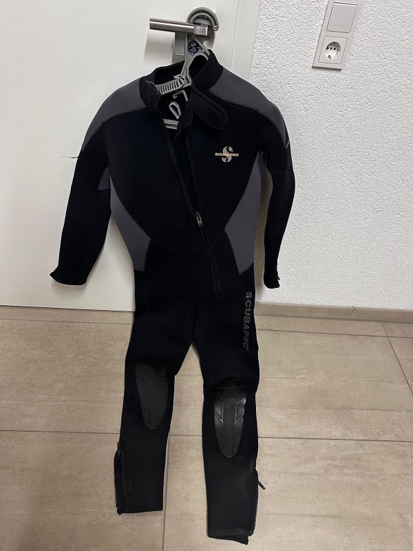 Verschiedenes Diverses Equipment für den Tauchsport zu verkaufen 