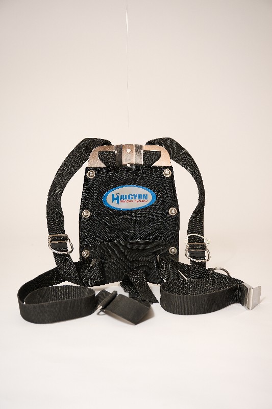 Tarierjacket DIR Dive System - Backplate V4tec Classic komplett mit Begurtung, D-Ringen  und Rückenpolster von HALCYON.