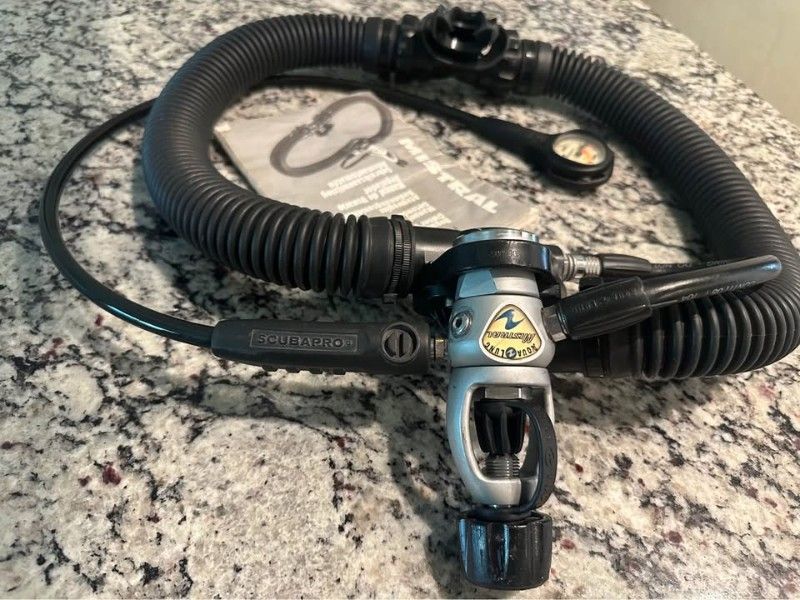 Basic Equipment Aqua Lung Mistral