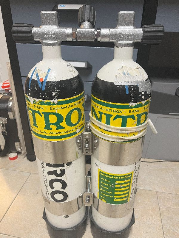 Tanks/Weight Diving equipment//Scuba tank double 7//Nitrox//300 bar