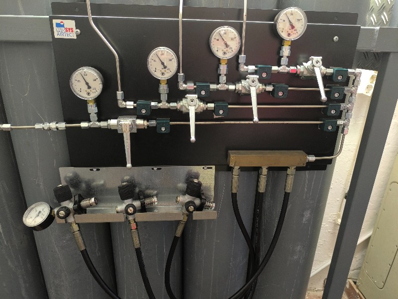 Tauchkompressor Kompressoranlage L&W 260E Compact + Puracon Stationary Pro + Speicherflaschen – guter Zustand, sofort einsatzbereit