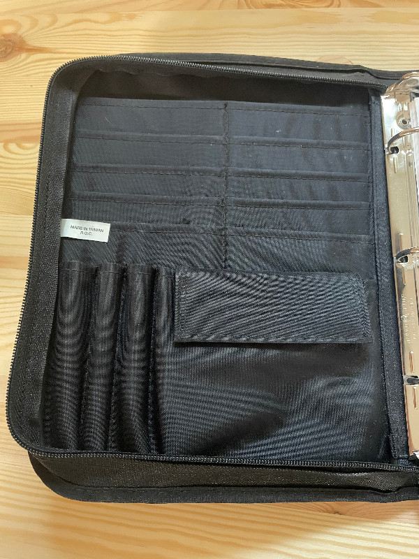 Tauchausrüstung Gebrauchtes, sehr gut erhaltenes Logbuch fürs Tauchen.