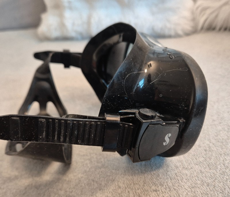 Basic Equipment NEW Scubapro Solo Diving Mask Frameless Single Glass Silicone Black