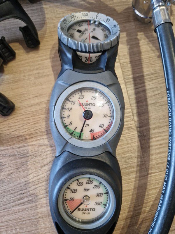 Regulator Poseidon Cyklon 5000 Regulator (DIN, Metal 2nd Stages, Octopus) + SuuntoConsole (SM-16 Depth Gauge + Pressure Gauge) + SK-8 Compass
