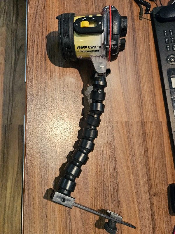 Foto/Video UW Gehäuse für Canon - WP DC46 und  Riff UWB 20 Sklavenblitz mit dazugehörigem Zubehör (Diffusor)