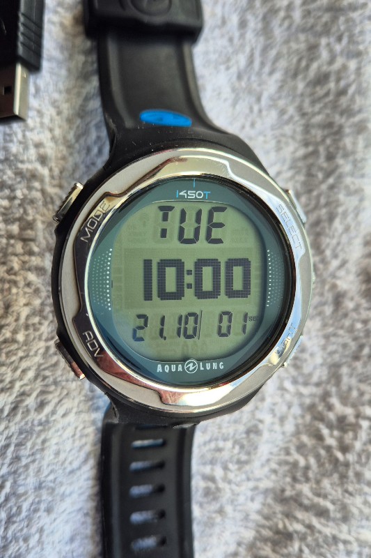 Tauchcomputer/Uhr 2x SEHR GUTE Aqualung i450T Tauchcomputer / Taucheruhren (1x Blau / Schwarz & 1x Weiß) NITROX, KOMPASS, LUFTINTEGRATION / AI, MIT oder OHNE Sender, DiverLog Software Übertragungskabel, volle Batterien