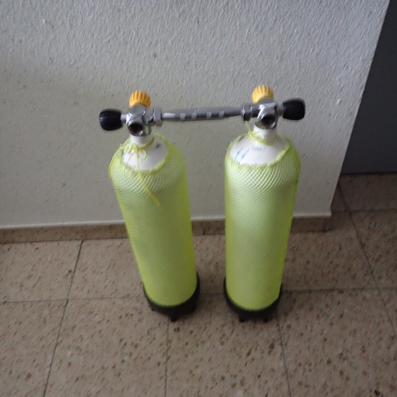 Tauchausrüstung Doppel 7 von Nautec 230bar, Nautec Ventile und Brücke, TÜV NEU