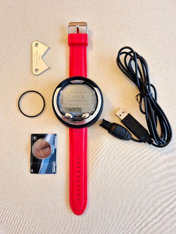 Tauchcomputer/Uhr 1x SUPER Oceanic Tauchcomputer MIT oder OHNE Sender, extra O-Ring, neue Displayschütze, mit Übertragungskabel, mit Transportbox und einer neuen Batterie für Funk-Sender / Transmitter und Handmodul 