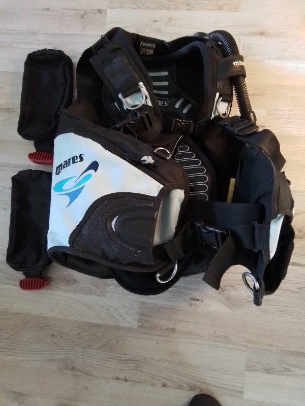 Tarierjacket Mares Kaila L inkl. Bleitaschen