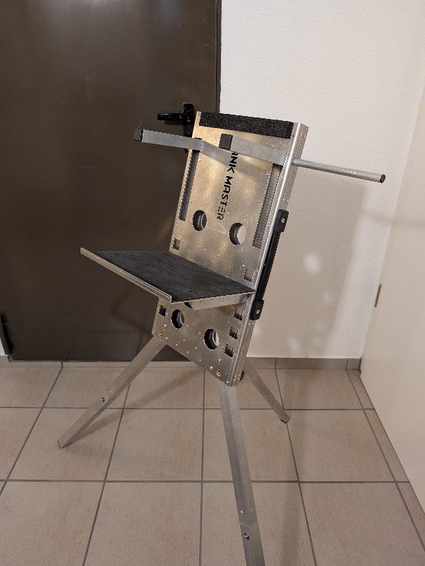 Miscellaneous Diving equipment stand 