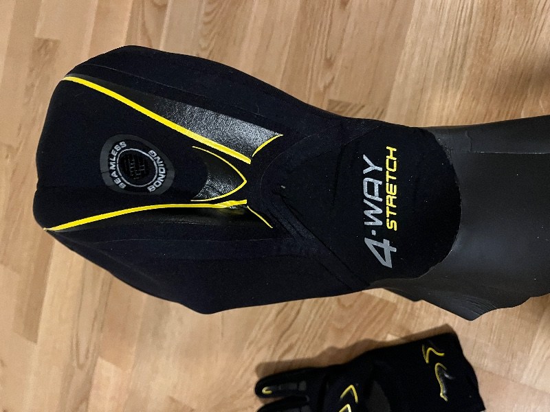 Dive Suit Gloves (L) and hood (M) for diving suit