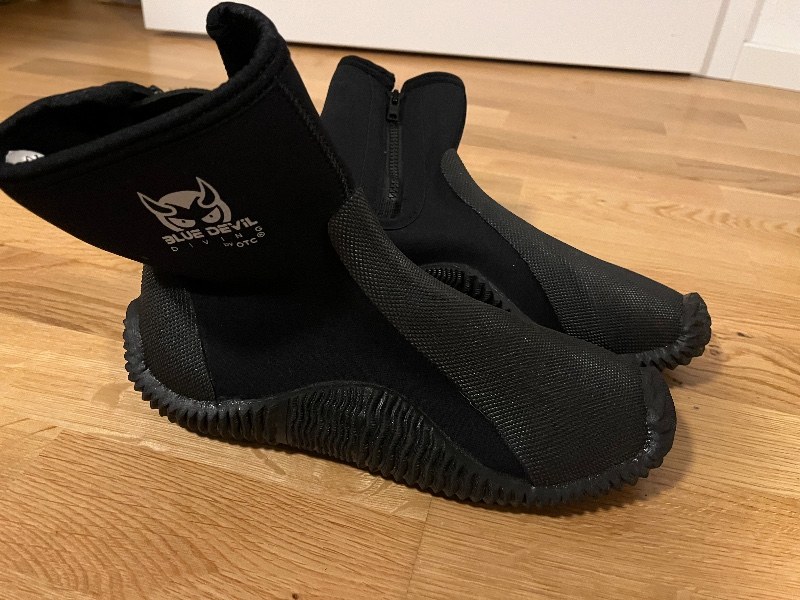 Basic Equipment Shoes 38/39 blue devil
