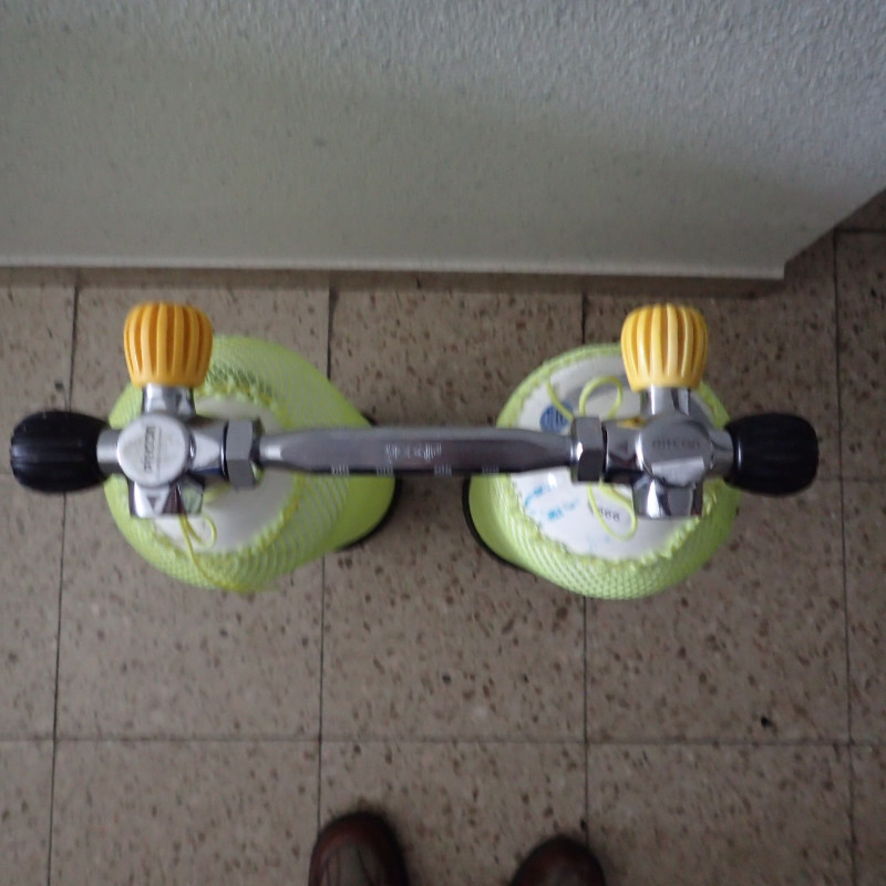 Tauchausrüstung Doppel 7 von Nautec 230bar, Nautec Ventile und Brücke, TÜV NEU