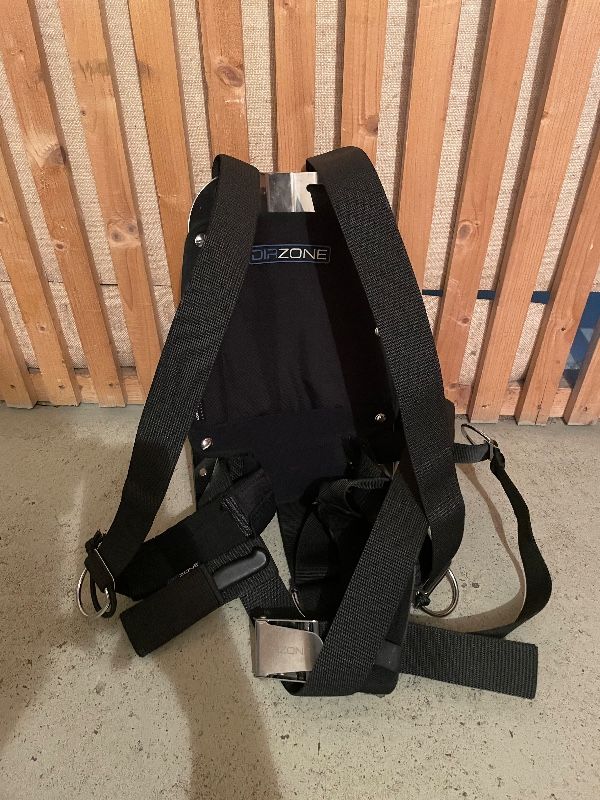 Tauchausrüstung DIR ZONE Hufeisen Wing 17 mit Harness & Backplate