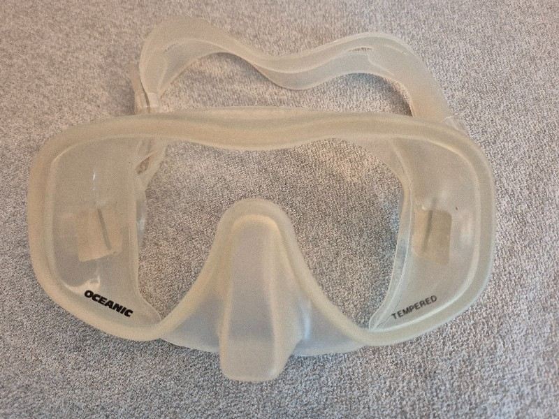 ABC NEUE Tauchmaske Oceanic Shadow Clear / ICE / Transparent für normale Gesichter