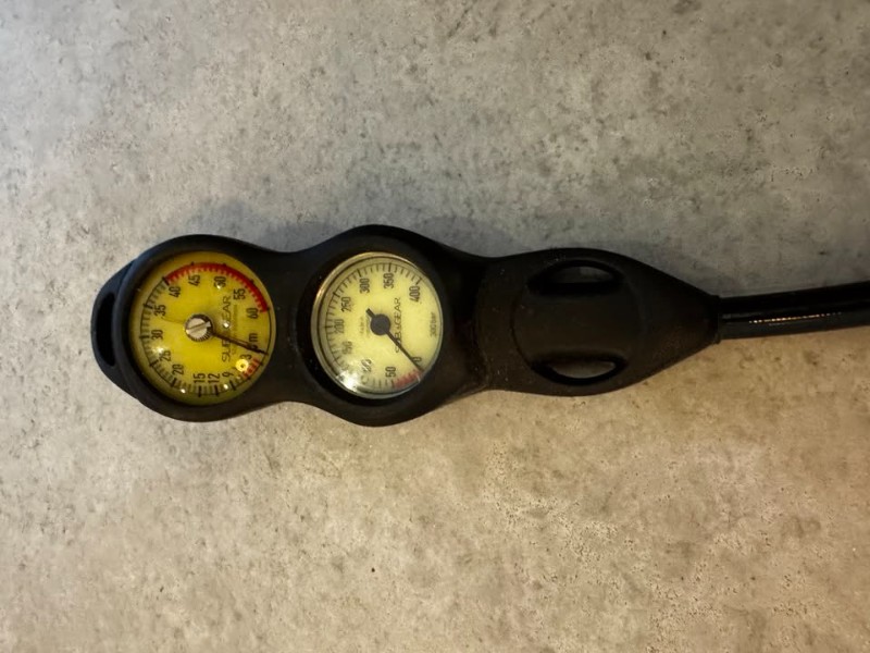 Reise ScubaPro MK17 with ScubaPro R395 Second stage and R285 Octopus PLUS EXTRAS