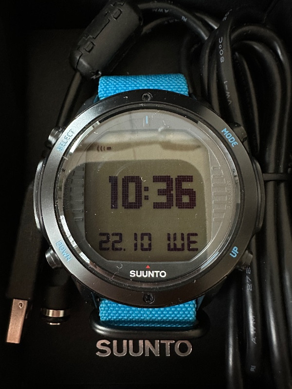 Tauchcomputer/Uhr Suunto D6i Novo Zulu Instructor sehr gut erhalten 