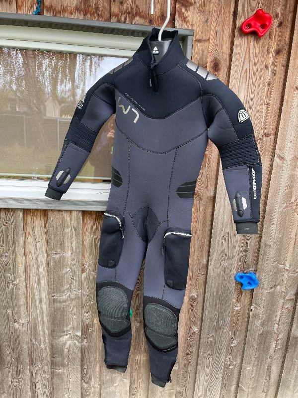 Dive Suit Waterproof W7 in Man S and 7mm