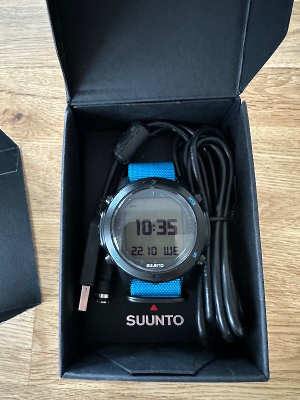 Tauchcomputer/Uhr Suunto D6i Novo Zulu Instructor sehr gut erhalten 