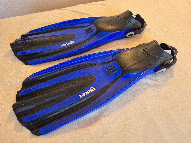 Basic Equipment NEW MARES SUPERCHANNEL Diver & Snorkel Fins Size S 37-41, with Mares Bungee Straps