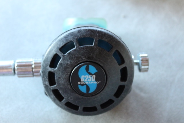 Miscellaneous MB Sub photo lamp with swivel light and support for digital underwater camera body