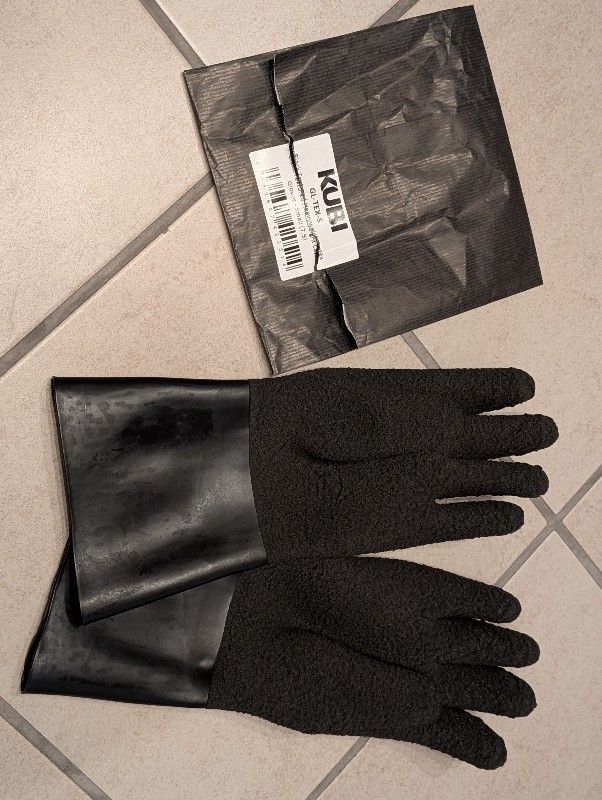 Tauchausrüstung Kubi Trockentauchhandschuhe Gr. S - NEU 