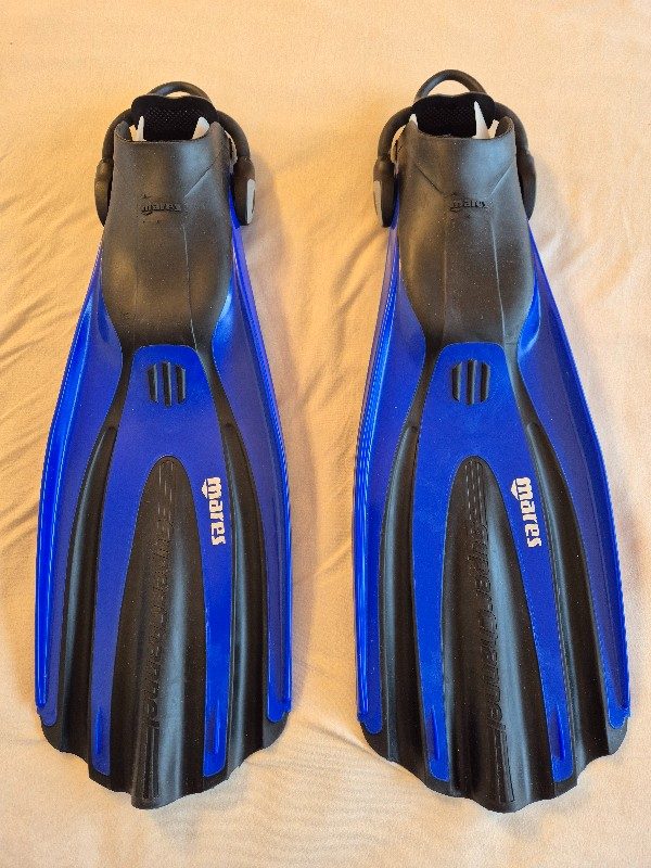 Basic Equipment NEW MARES SUPERCHANNEL Diver & Snorkel Fins Size S 37-41, with Mares Bungee Straps