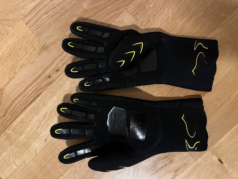 Dive Suit Gloves (L) and hood (M) for diving suit