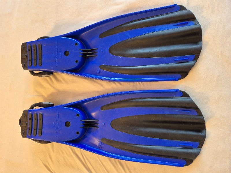 Basic Equipment NEW MARES SUPERCHANNEL Diver & Snorkel Fins Size S 37-41, with Mares Bungee Straps