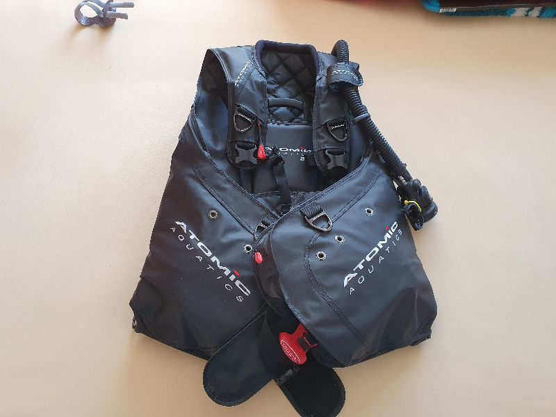 BCD/Vest Atomic BC1 Buoyancy Jacket Buoyancy Vest Diving Jacket BCD in size XL, BRAND NEW, ORIGINAL PACKAGING, WITH LABELS AND READY FOR IMMEDIATE USE 