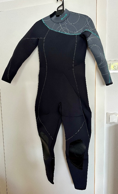 Dive Suit Bare Elate 5mm Wetsuit Women Size 6+ (corresponds to Size 40 wide) NEW!!