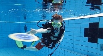 Tauchausbildung PADI Dive Center NICEDIVE4U Timmendorfer Strand bietet Dir alles rund ums Tauchen! Ausbildung gegen Mitarbeit Divemaster und Assistent Instructor