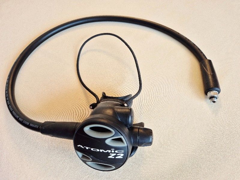Regulator Atomic Aquatics B1 Z1 Z2 Regulator Octopus with INT Connector plus DIN Adapter