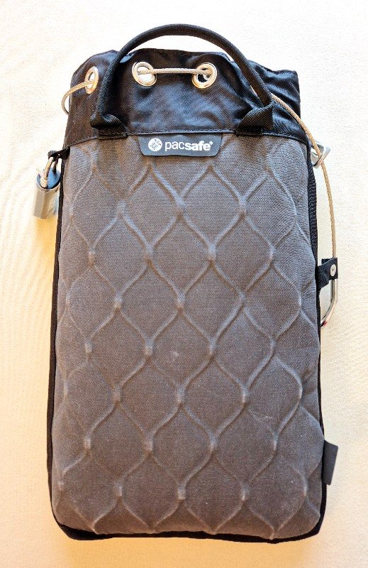 Verschiedenes NEUER Pacsafe Travelsafe 5L GII Diebstahlschutz Reisesafe mobiler Safe Tresor zum Mitnehmen TSA-Schloß