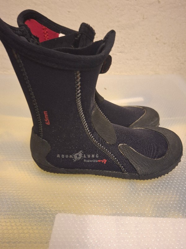 Dive Gear Booties Aqualung Superzip Ergo Size 35