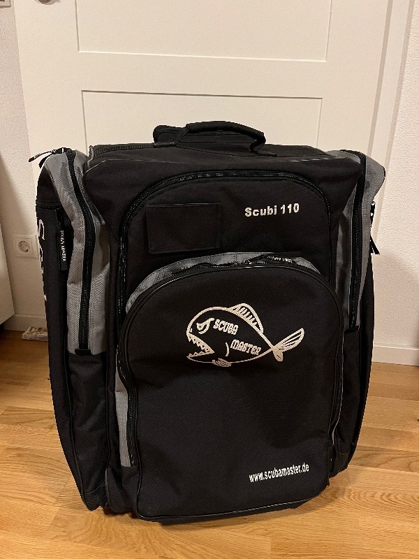 Tauchausrüstung Tauchkoffer Trolli schwarz scuba master 