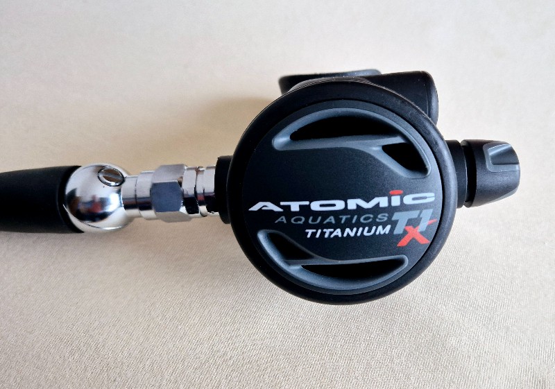 Atemregler ABSOLUT NEU-wertiger Atomic T1X Titan Lungenautomat / Atemregler mit gebrauchter Z2 Oktopus