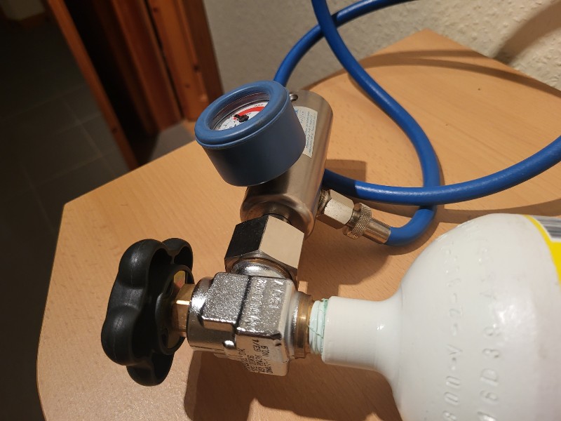 Verschiedenes Sauerstoff Notfallkoffer 2l Flasche Automat CF/DV und Masken