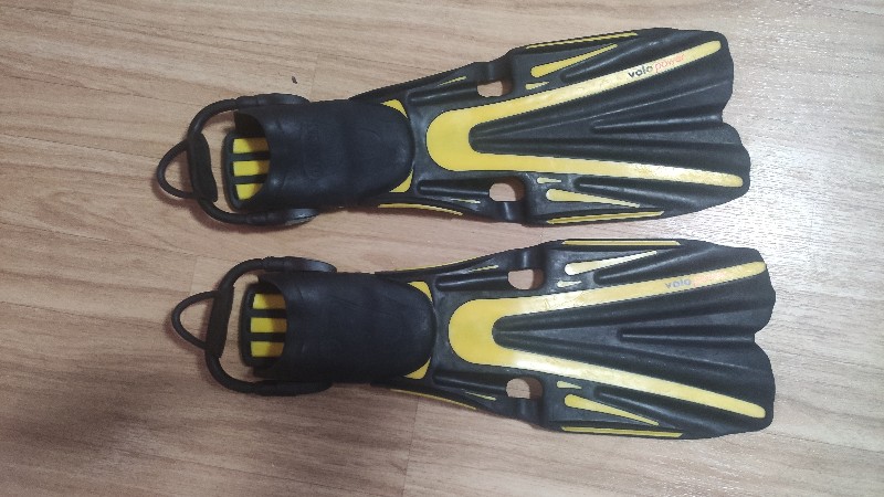 Basic Equipment Mares Volo Power Fins Size Small