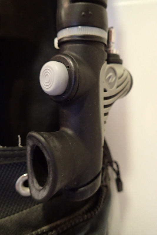 BCD/Vest SeaQuest Latidue XLT, lead-integrated with Apeksvest vending machine
