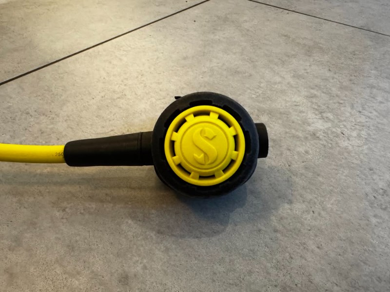 Reise ScubaPro MK17 with ScubaPro R395 Second stage and R285 Octopus PLUS EXTRAS